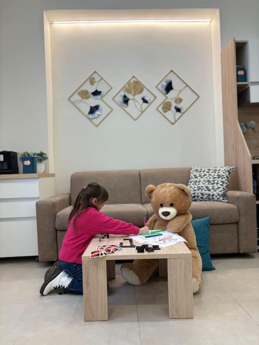 Teddy'S Home Luminoso Accogliente E Moderno Racale Exteriör bild